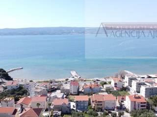 Omis, Omis