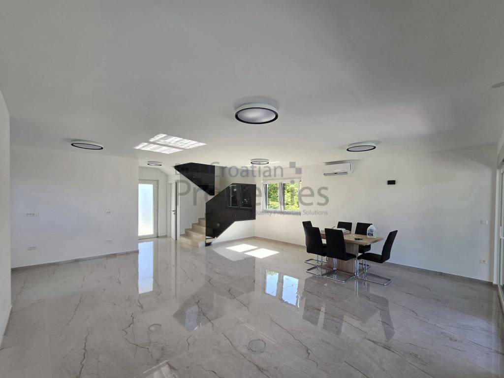 Samostojeca kuca, Prodaja, Privlaka, Privlaka