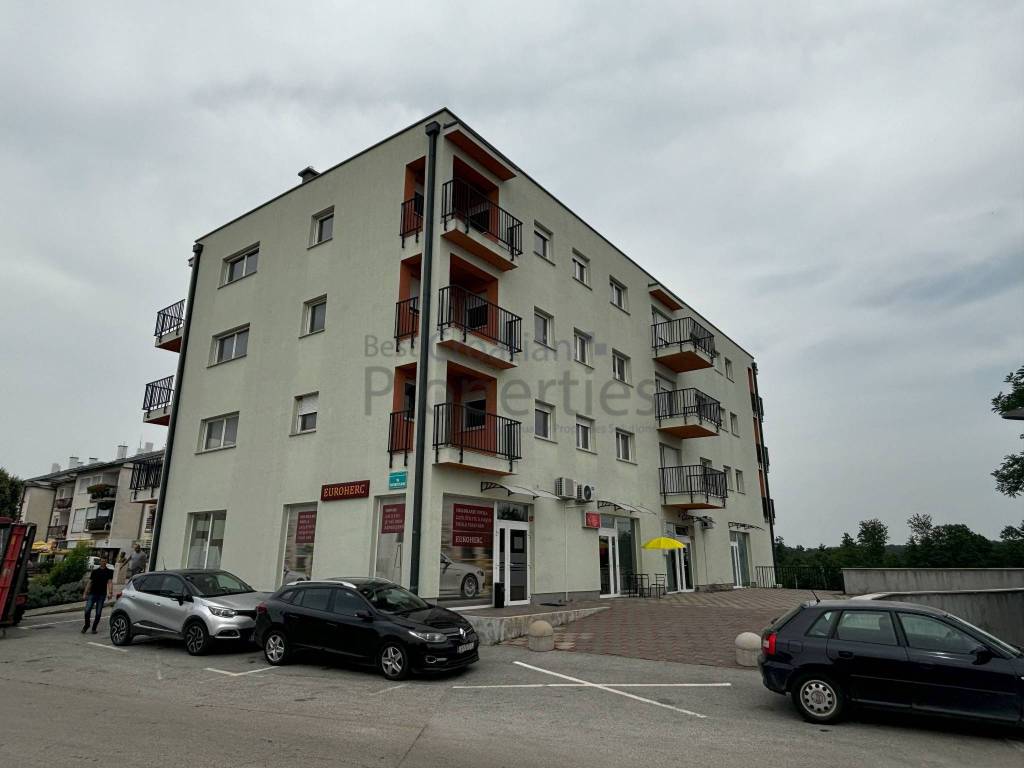 Poslovna zgrada, Prodaja, Pisarovina, Pisarovina