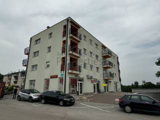 Poslovna zgrada, Prodaja, Pisarovina, Pisarovina