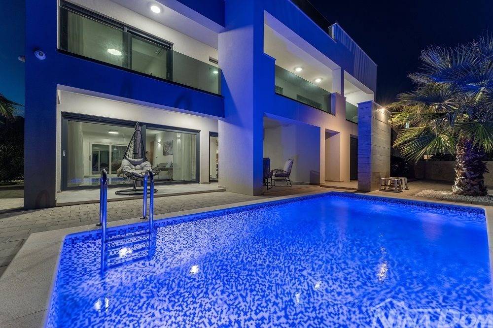 Luksuzna vila, Prodaja, Privlaka, Privlaka