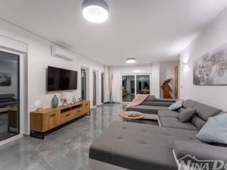 Luksuzna vila, Prodaja, Privlaka, Privlaka
