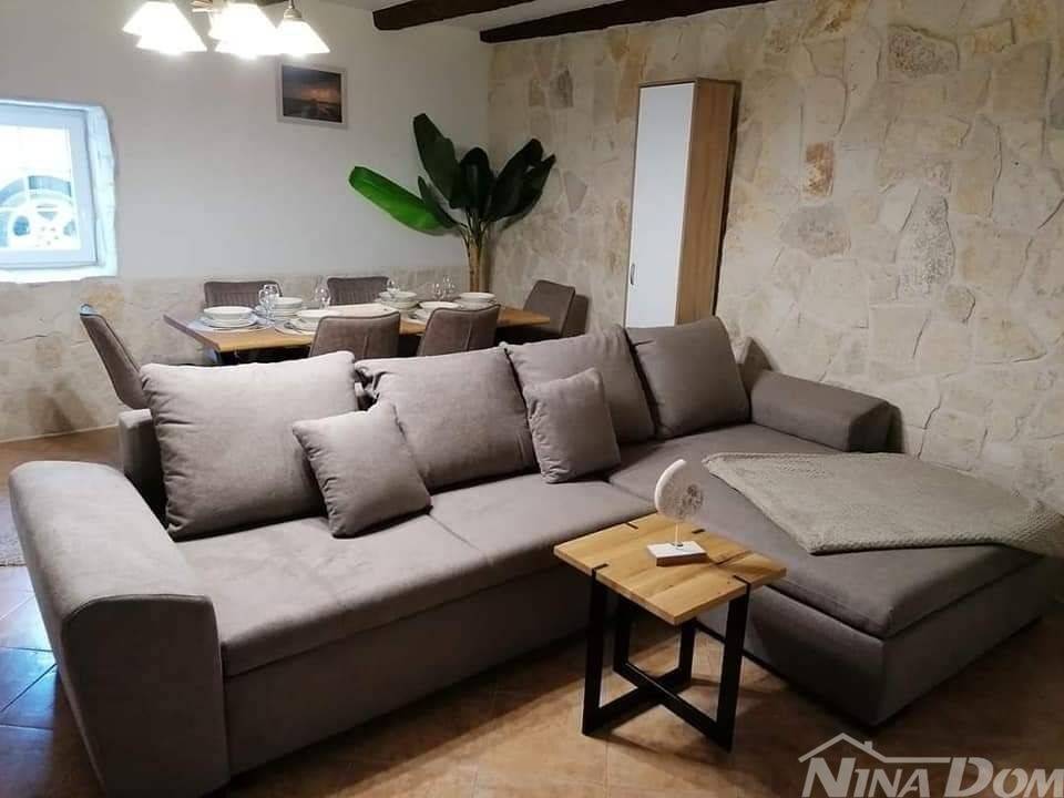 Kamena kuca, Prodaja, Privlaka, Privlaka