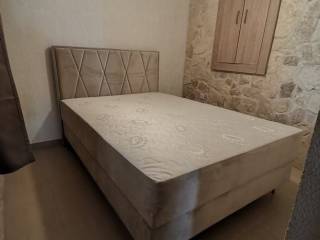 Kamena kuca, Prodaja, Privlaka, Privlaka