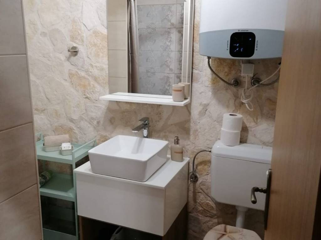 Kamena kuca, Prodaja, Privlaka, Privlaka