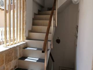 Kamena kuca, Prodaja, Privlaka, Privlaka