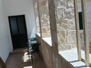 Kamena kuca, Prodaja, Privlaka, Privlaka