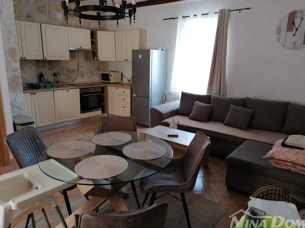 Kamena kuca, Prodaja, Privlaka, Privlaka