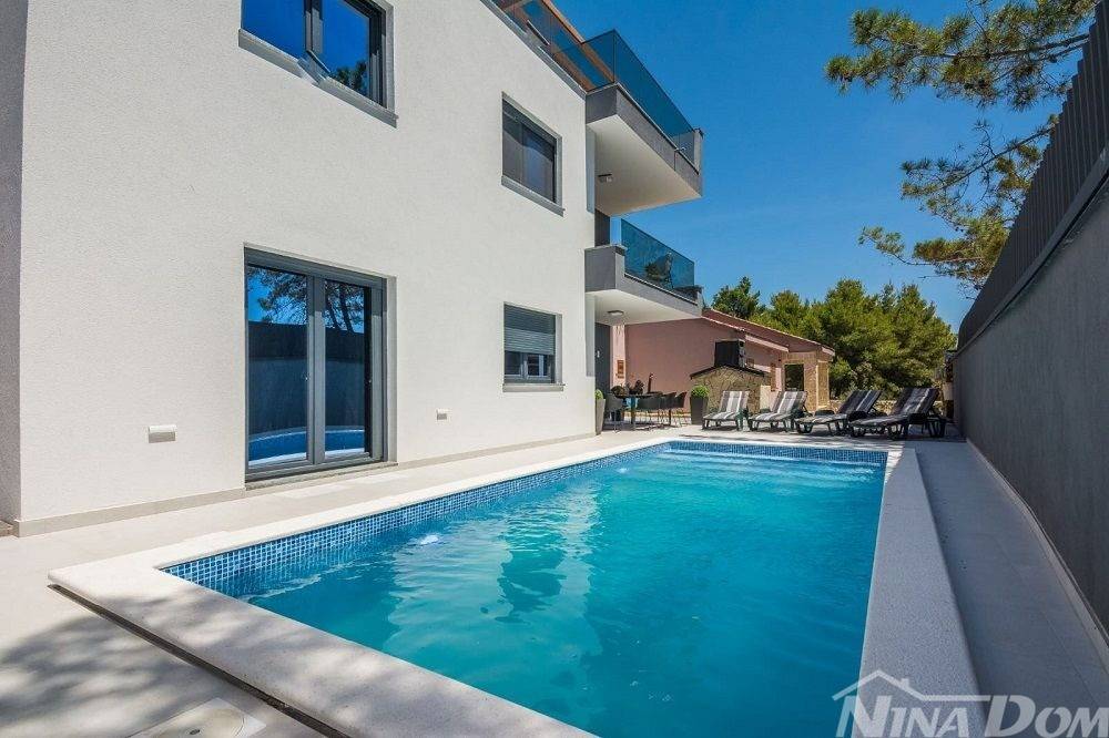 Vila, Prodaja, Vir, Vir