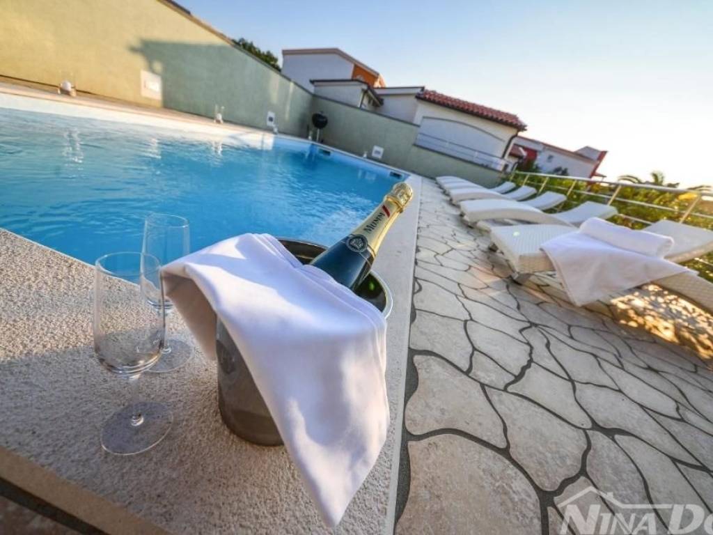 Vila, Prodaja, Vir, Vir