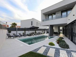 Vila, Prodaja, Vir, Vir