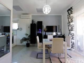Apartman na moru, Prodaja, Sali, Sali