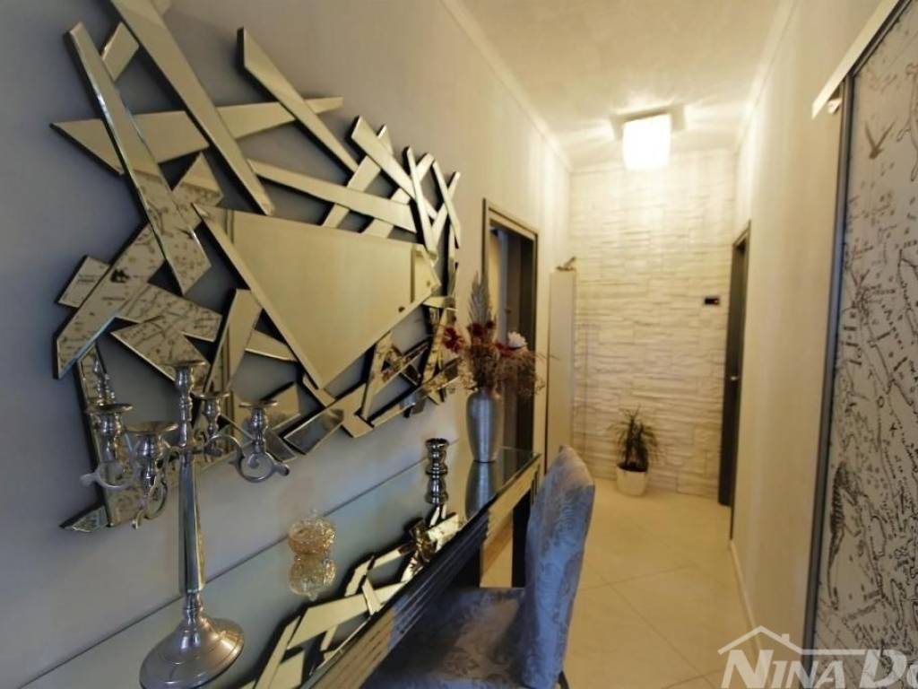 Apartman na moru, Prodaja, Sali, Sali