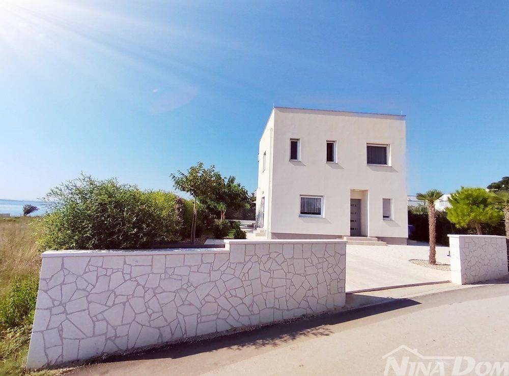 Vila, Prodaja, Privlaka, Privlaka