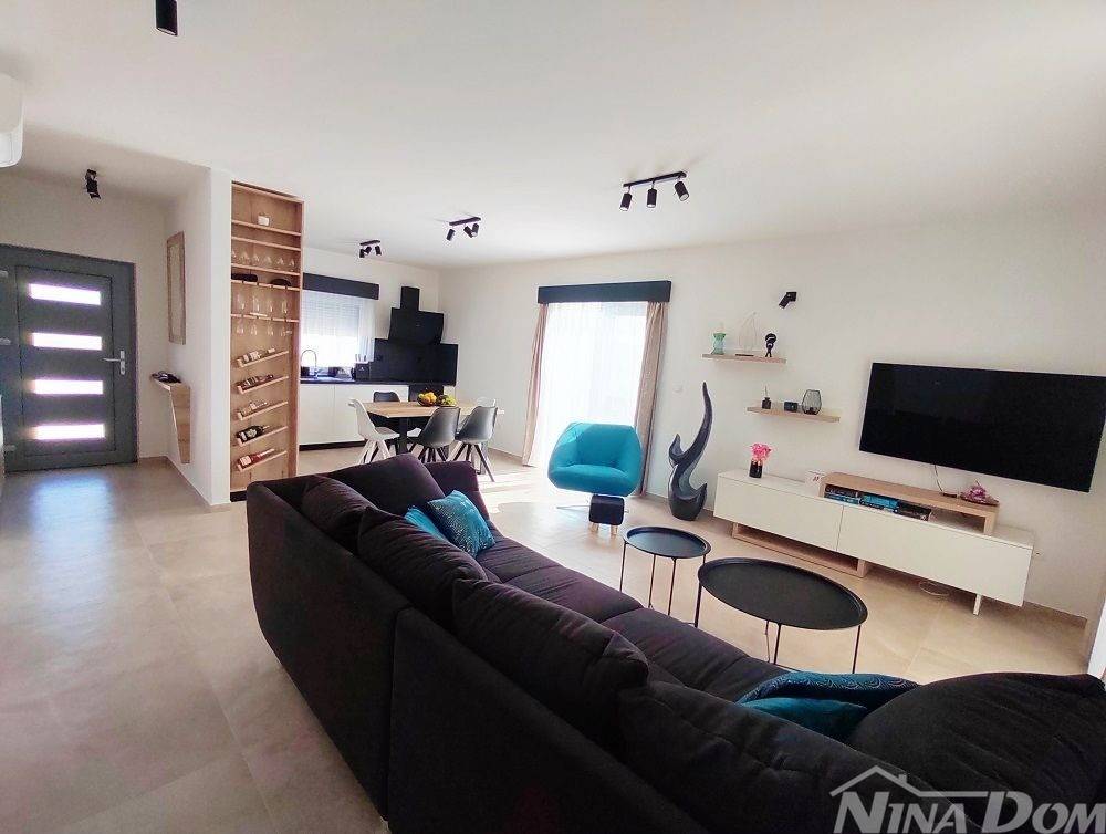 Vila, Prodaja, Privlaka, Privlaka