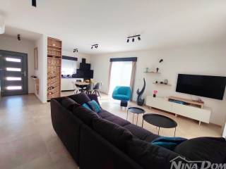 Vila, Prodaja, Privlaka, Privlaka