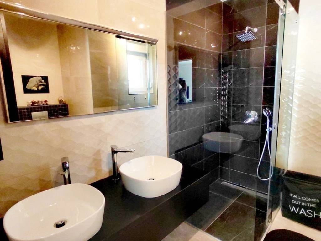 Vila, Prodaja, Privlaka, Privlaka