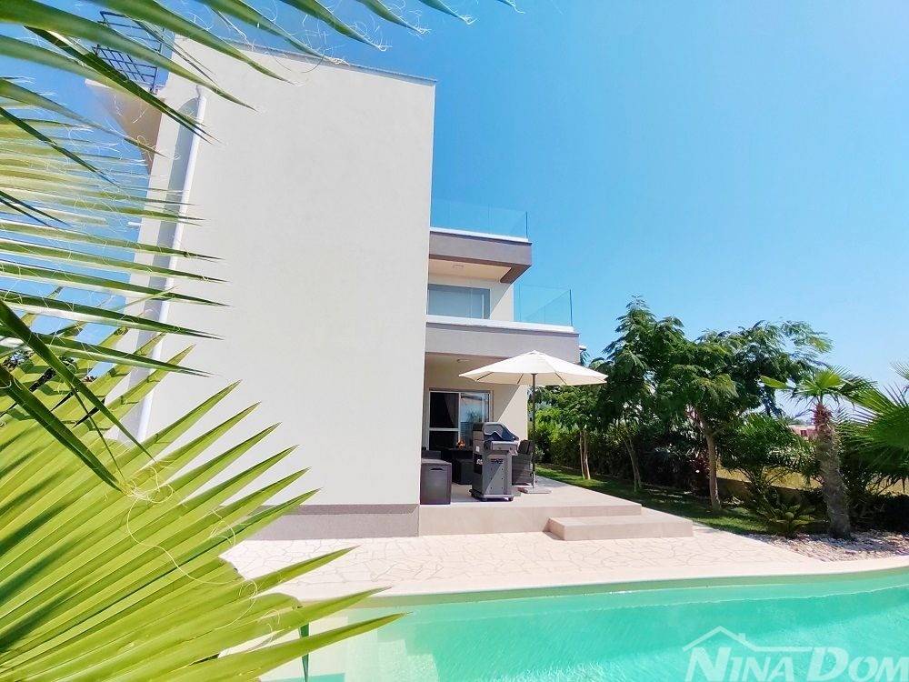 Vila, Prodaja, Privlaka, Privlaka