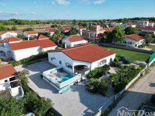 Vila, Prodaja, Vir, Vir