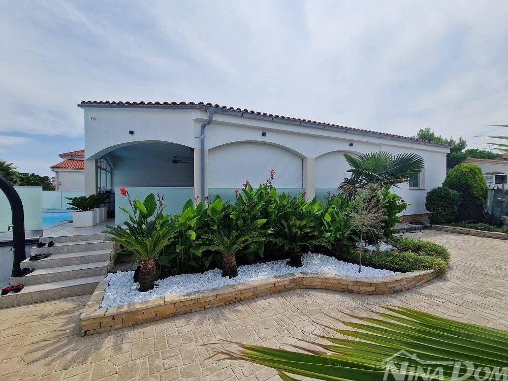 Vila, Prodaja, Vir, Vir