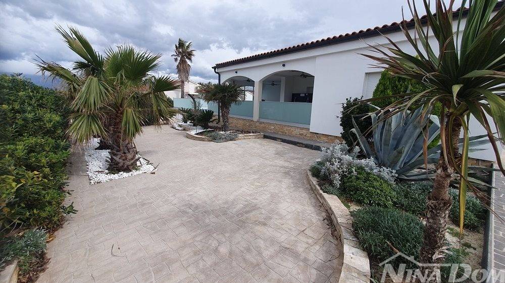 Vila, Prodaja, Vir, Vir