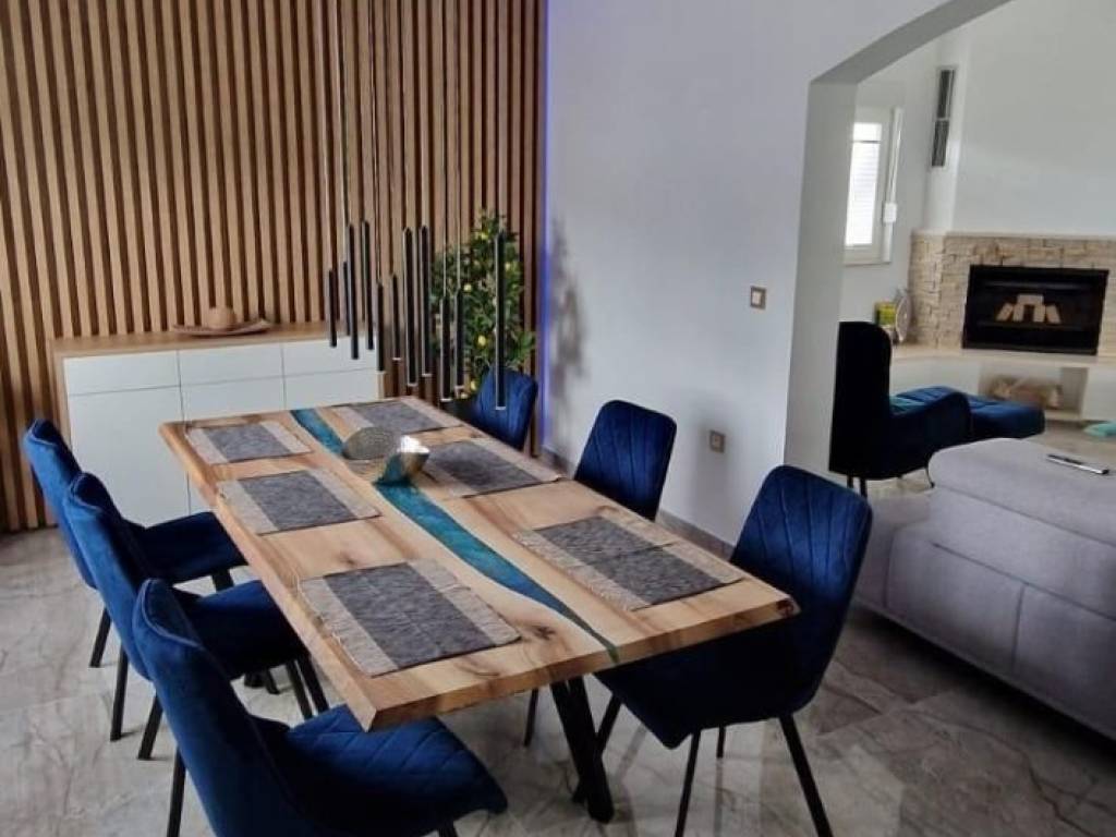 Vila, Prodaja, Vir, Vir