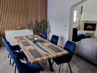 Vila, Prodaja, Vir, Vir