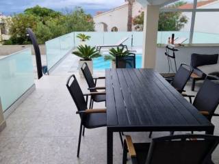 Vila, Prodaja, Vir, Vir