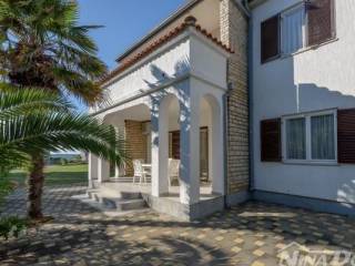 Apartmanska kuca, Prodaja, Privlaka, Privlaka