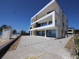 Apartman na moru, Prodaja, Vir, Vir