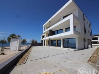 Apartman na moru, Prodaja, Vir, Vir