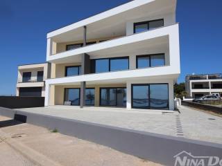 Apartman na moru, Prodaja, Vir, Vir