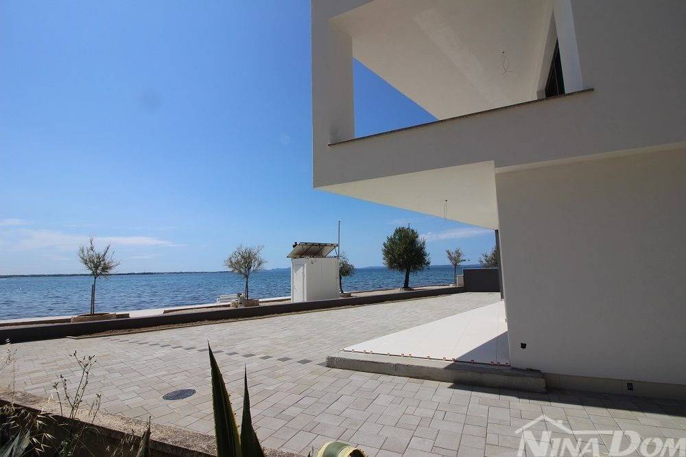 Apartman na moru, Prodaja, Vir, Vir