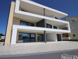 Apartman na moru, Prodaja, Vir, Vir
