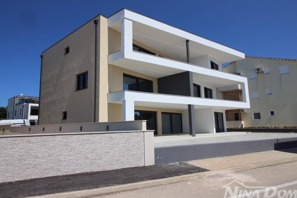 Apartman na moru, Prodaja, Vir, Vir