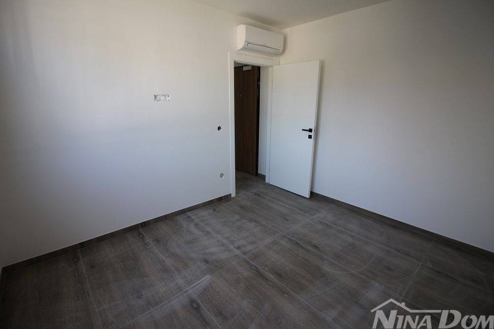 Apartman na moru, Prodaja, Vir, Vir
