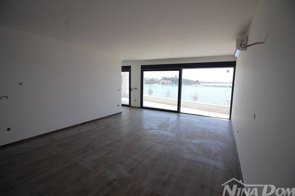 Apartman na moru, Prodaja, Vir, Vir