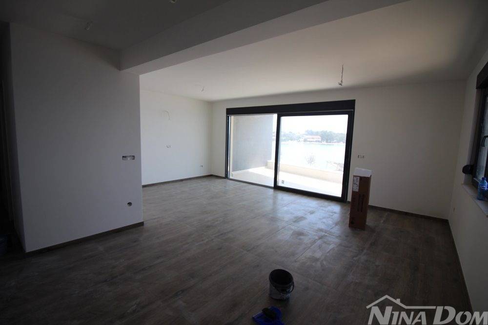 Apartman na moru, Prodaja, Vir, Vir