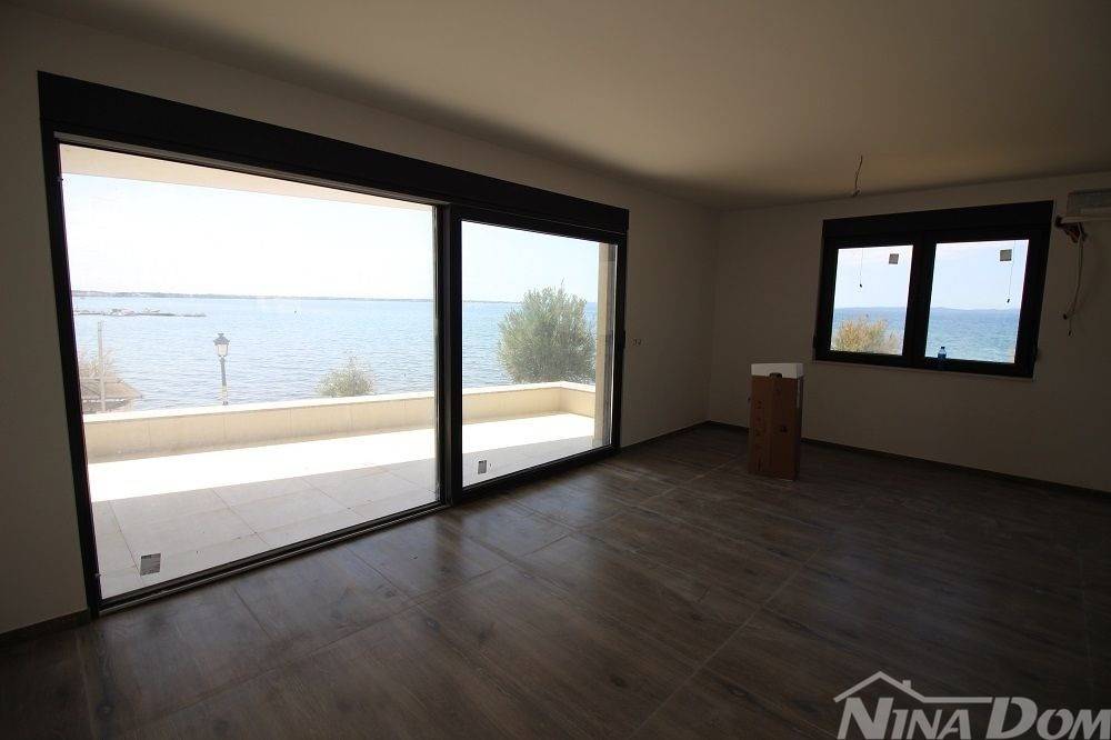Apartman na moru, Prodaja, Vir, Vir