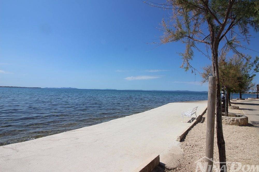 Apartman na moru, Prodaja, Vir, Vir