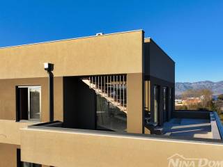 Luksuzni apartman, Prodaja, Privlaka, Privlaka