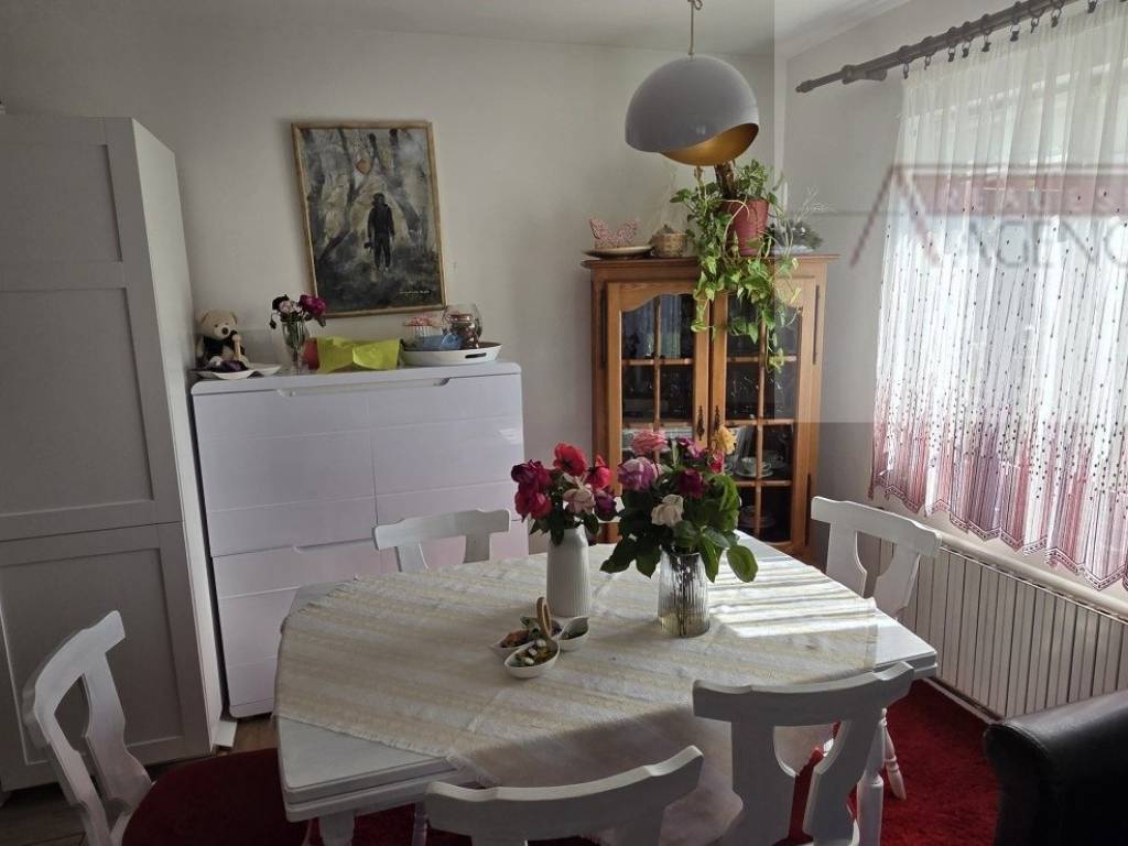 Knezevi vinogradi, Knezevi Vinogradi