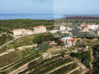 Komiza, Bisevo
