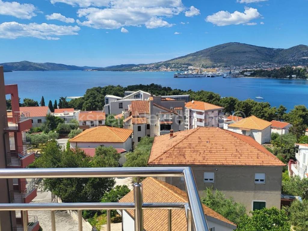 Stan u zgradi, Prodaja, Okrug, Okrug Gornji