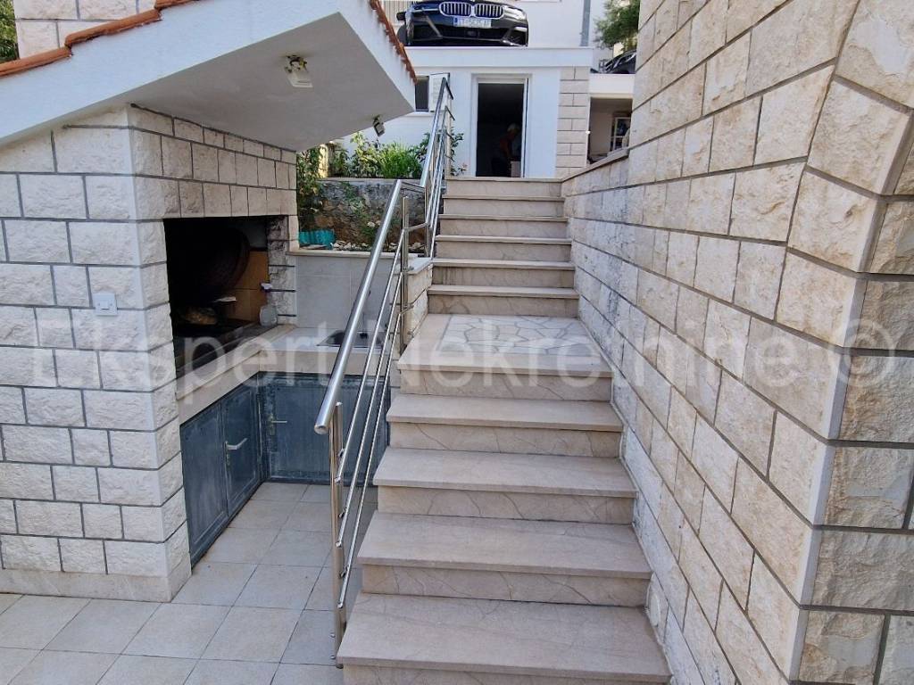 Samostojeca kuca, Prodaja, Okrug, Okrug Gornji