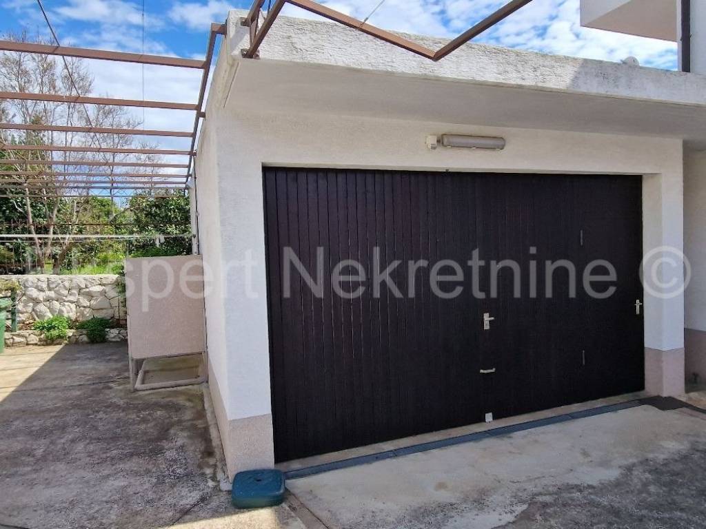 Apartmanska kuca, Prodaja, Okrug, Okrug Gornji