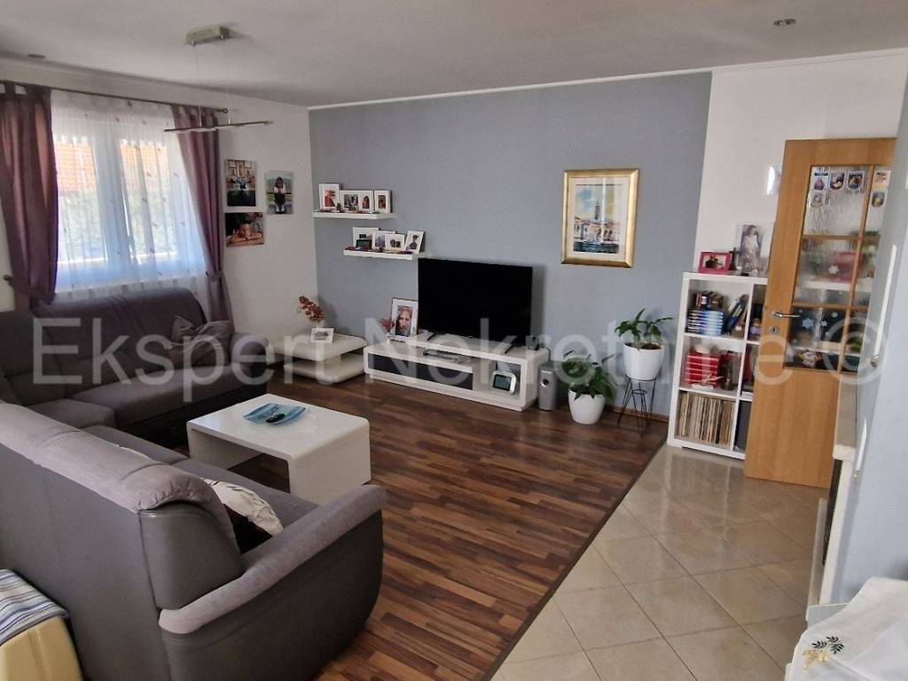Samostojeca kuca, Prodaja, Okrug, Okrug Gornji