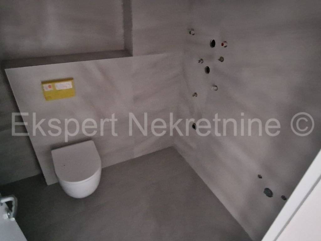 Stan u novogradnji, Prodaja, Okrug, Okrug Gornji