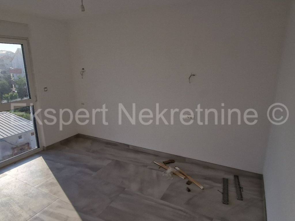 Stan u novogradnji, Prodaja, Okrug, Okrug Gornji
