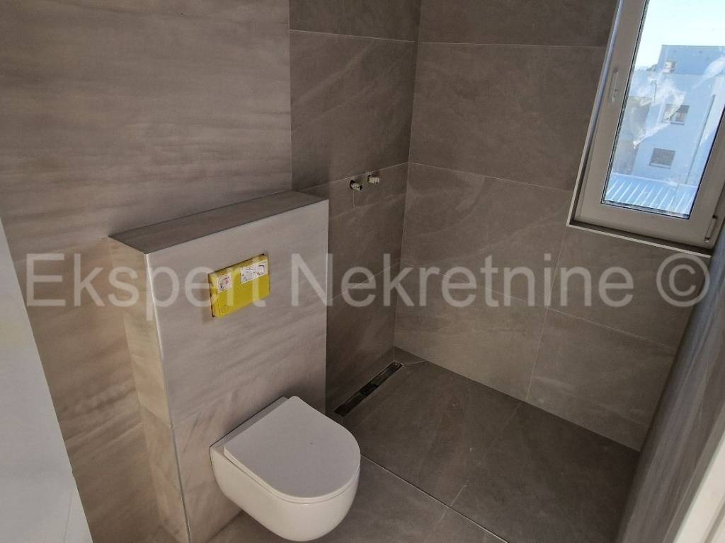 Stan u novogradnji, Prodaja, Okrug, Okrug Gornji